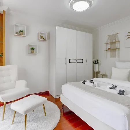 Apartment 119-typical Near Republique Paris